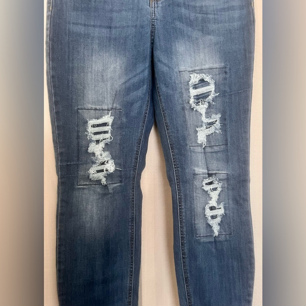 Vanilla Star Distressed Skinny Jeans Size 13 Mid Rise - Picture 4 of 6